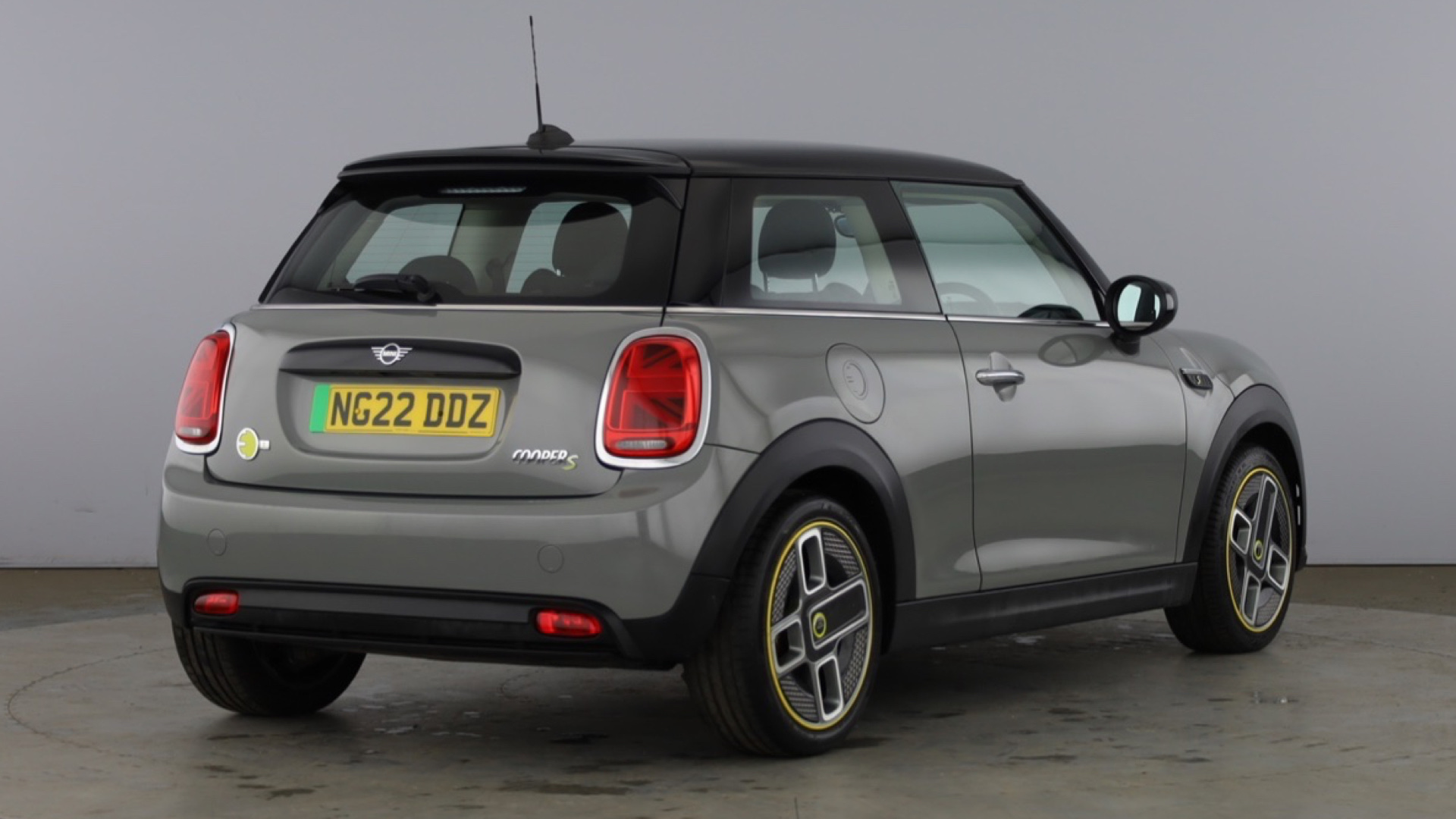 4020723 135kW Cooper S Level 1 33kWh 3dr Auto