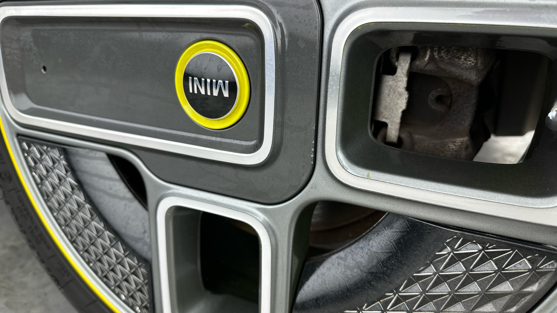 4020723 135kW Cooper S Level 1 33kWh 3dr Auto