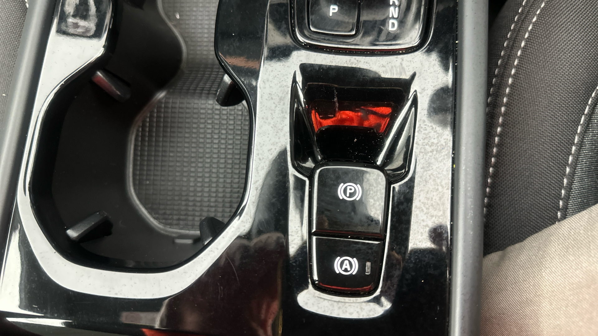 4020745 1.5 T4 Recharge PHEV Plus Dark 5dr Auto