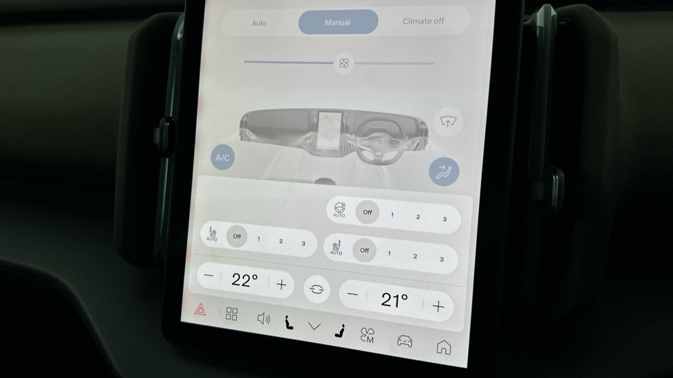 VOLVO EX30 Dual Climate Control