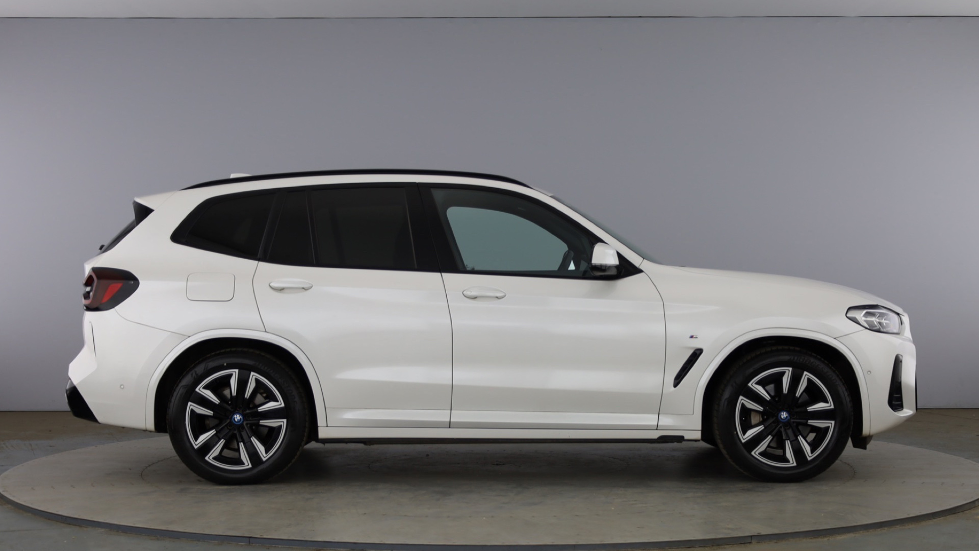 4027589 210kW M Sport 80kWh 5dr Auto