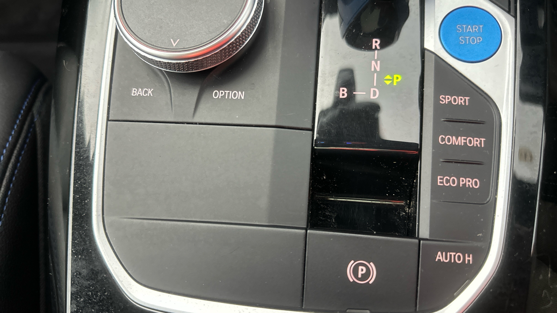 4027589 210kW M Sport 80kWh 5dr Auto