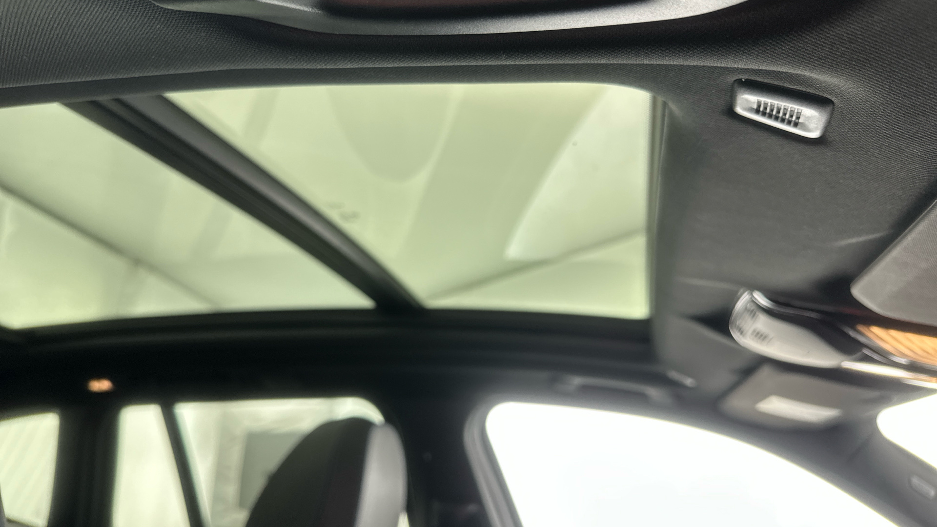 4027589 210kW M Sport 80kWh 5dr Auto