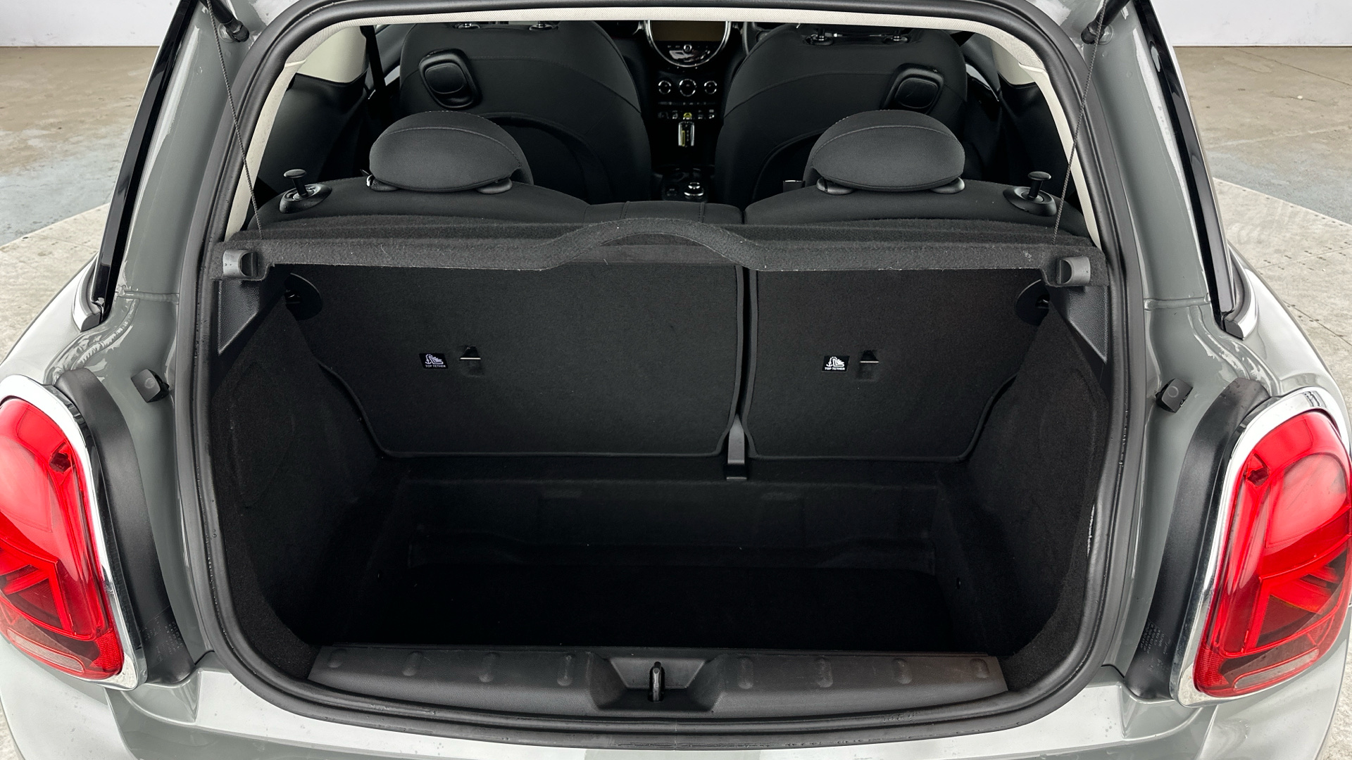 4020849 135kW Cooper S Level 1 33kWh 3dr Auto