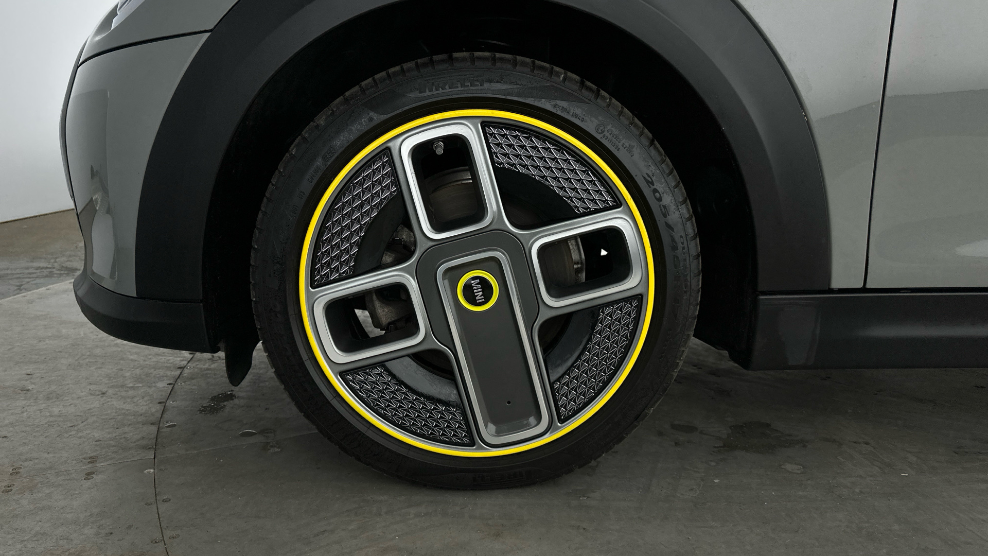 4020849 135kW Cooper S Level 1 33kWh 3dr Auto