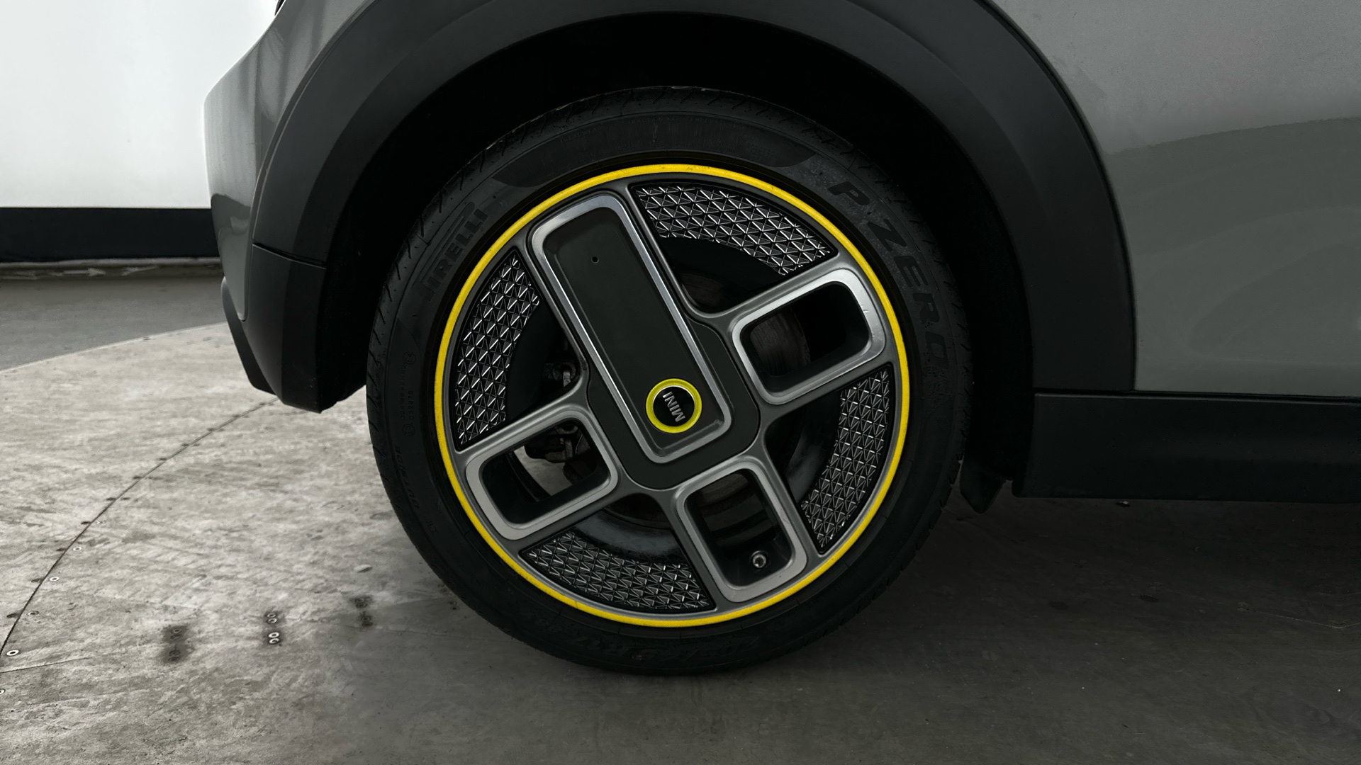 4020849 135kW Cooper S Level 1 33kWh 3dr Auto