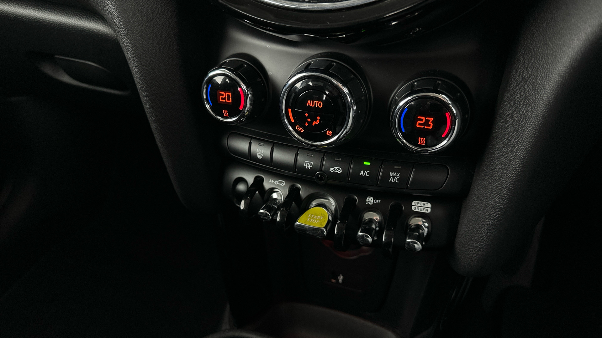 4020849 135kW Cooper S Level 1 33kWh 3dr Auto