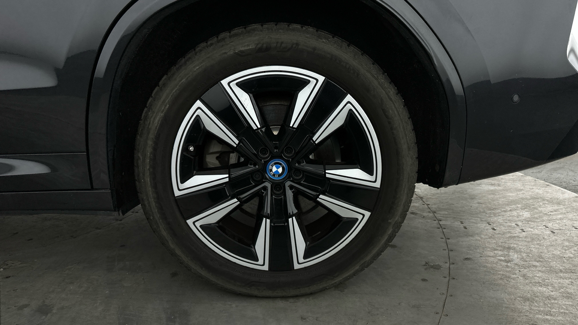 4027614 210kW M Sport 80kWh 5dr Auto