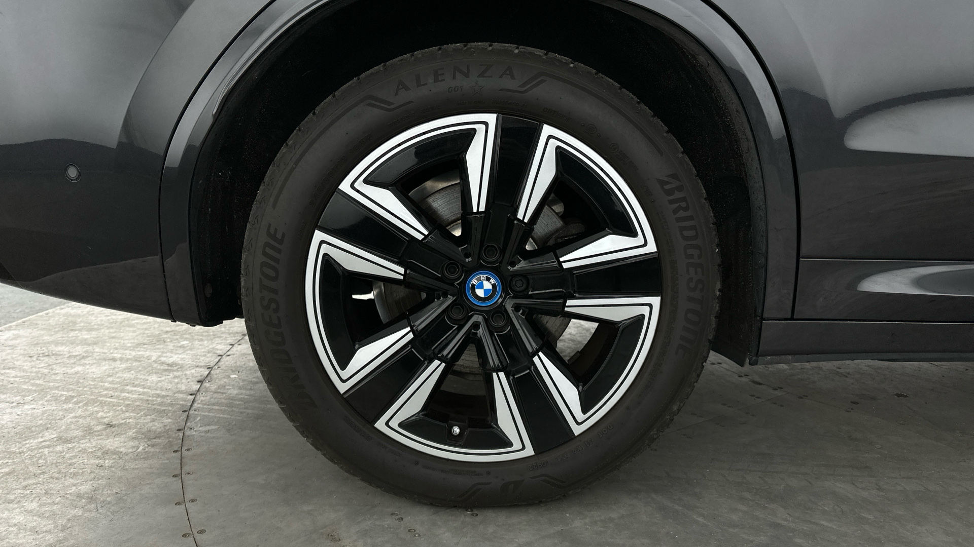 4027614 210kW M Sport 80kWh 5dr Auto