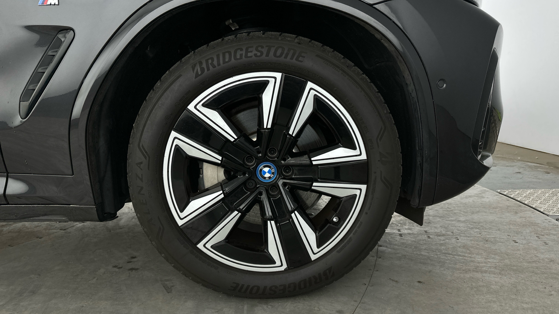 4027614 210kW M Sport 80kWh 5dr Auto