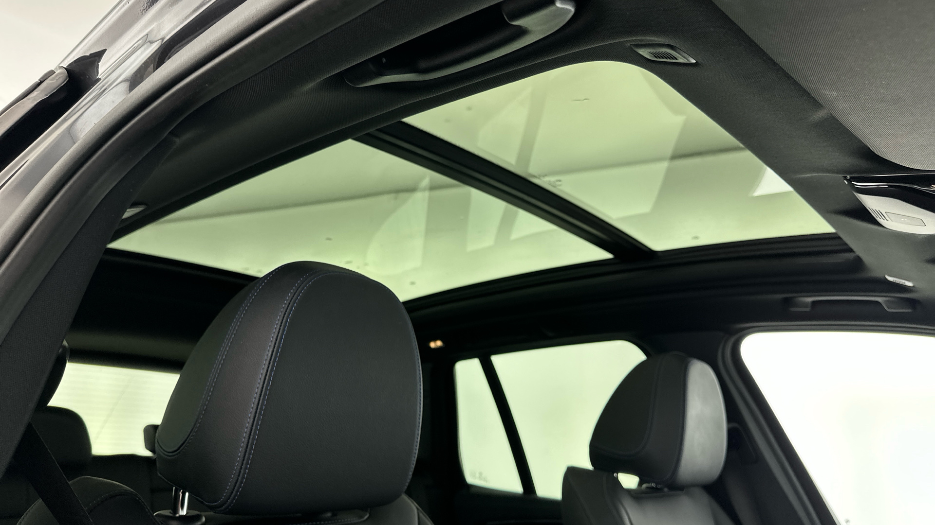 4027614 210kW M Sport 80kWh 5dr Auto