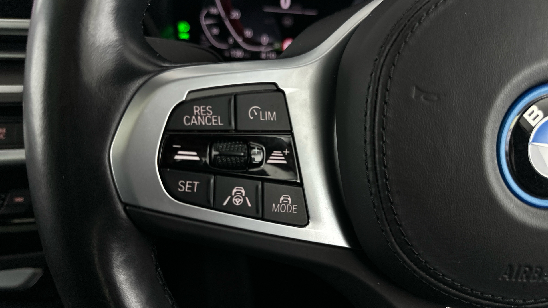 4027614 210kW M Sport 80kWh 5dr Auto