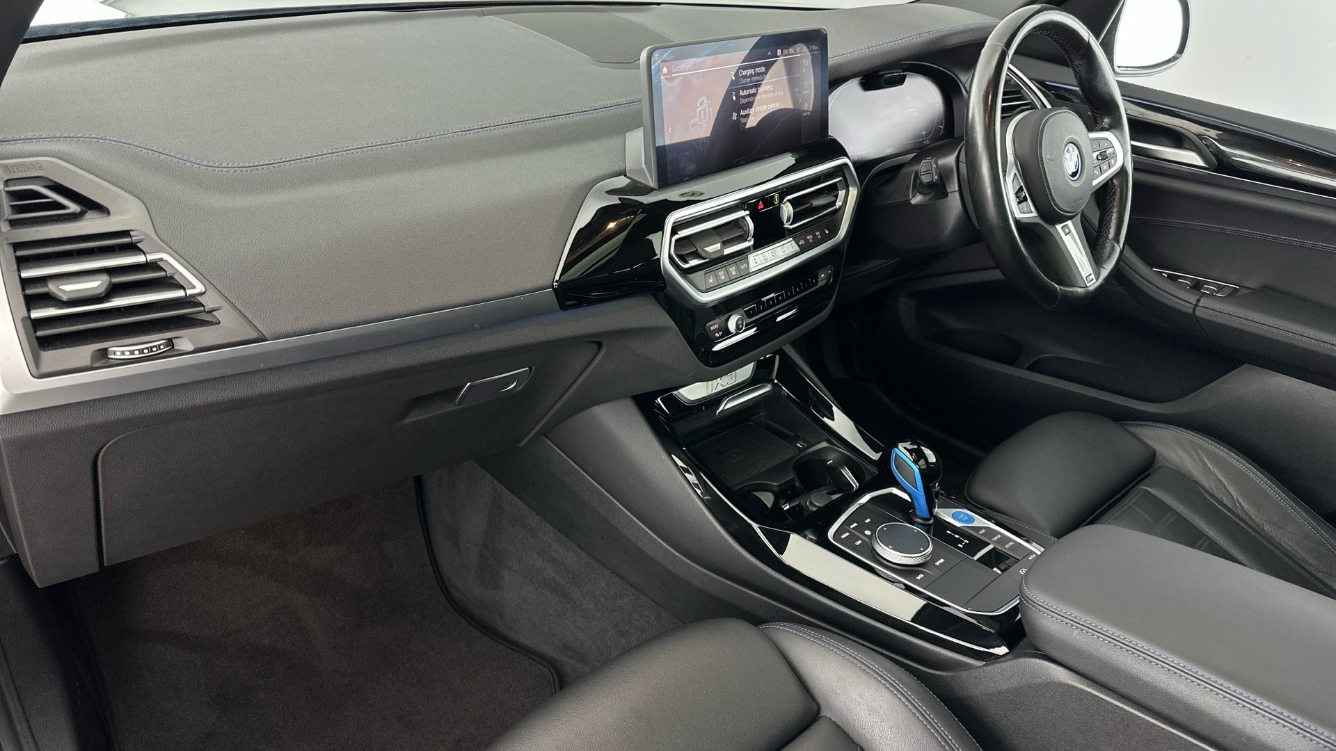 4027584 210kW M Sport 80kWh 5dr Auto