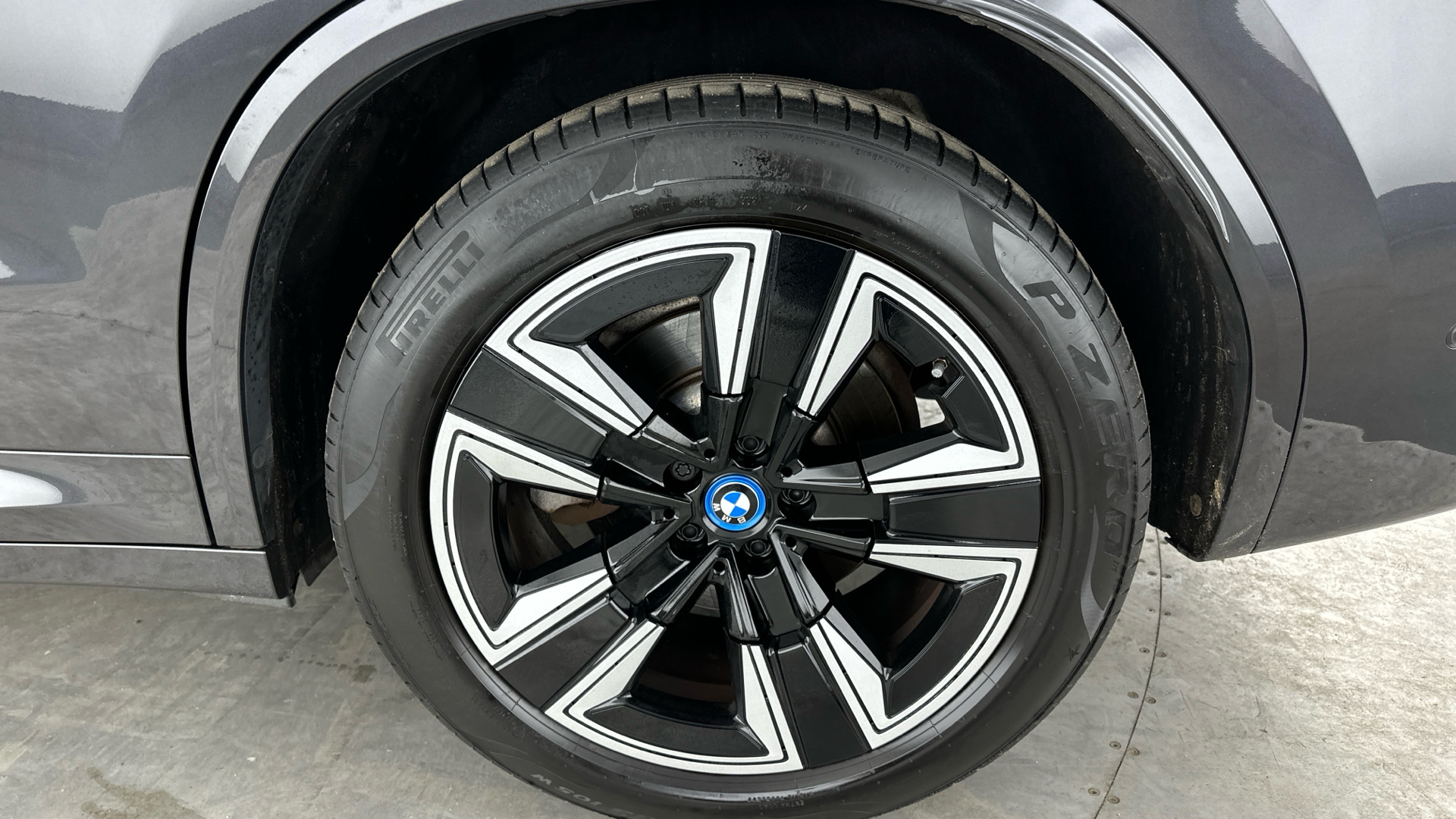 4027584 210kW M Sport 80kWh 5dr Auto