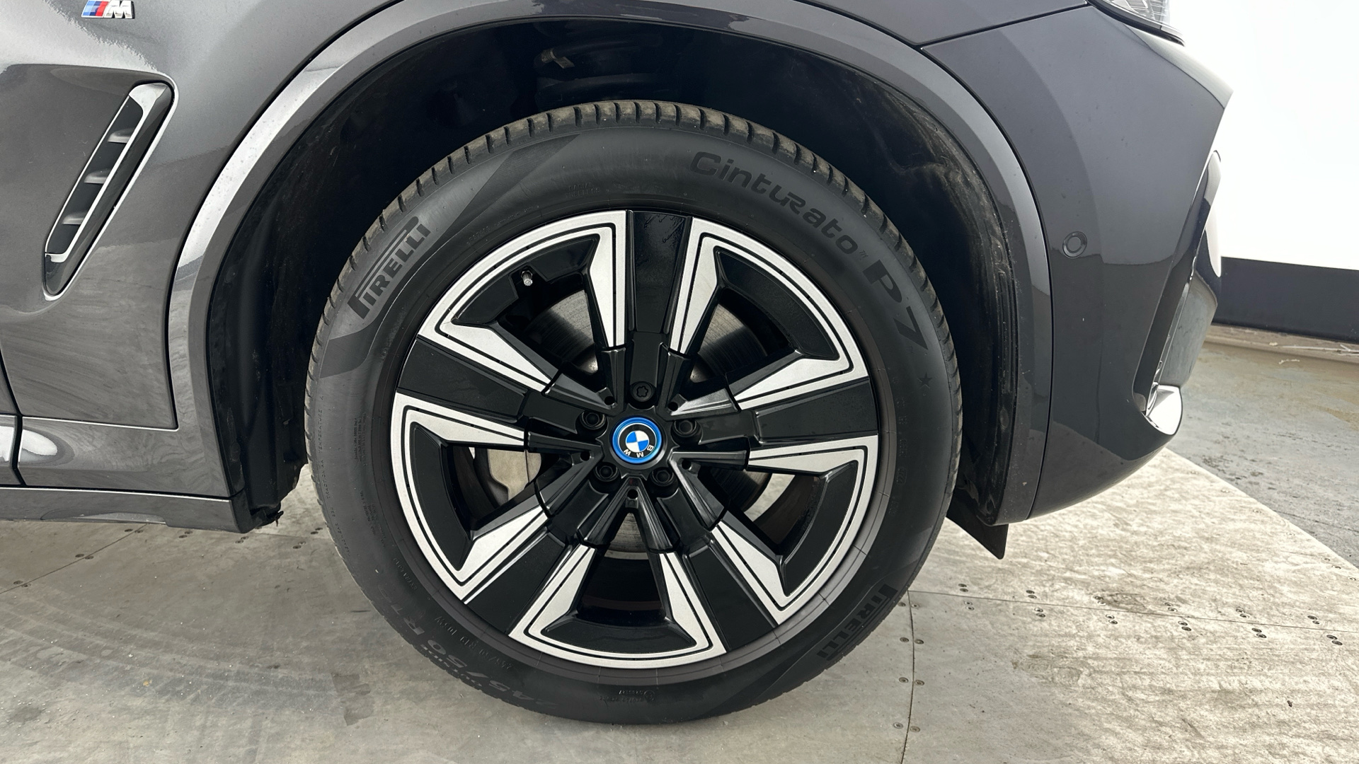 4027584 210kW M Sport 80kWh 5dr Auto