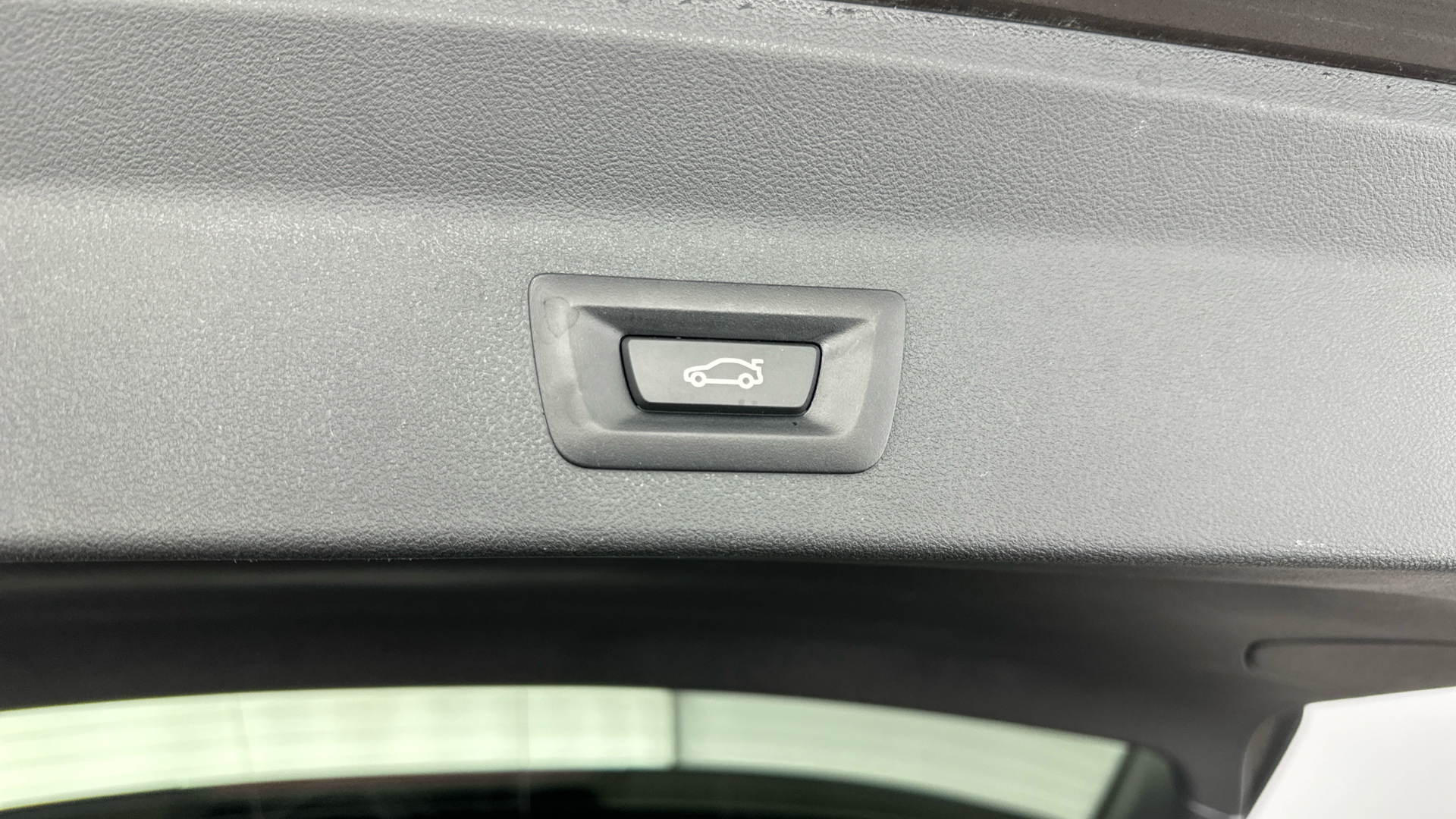 4027584 210kW M Sport 80kWh 5dr Auto