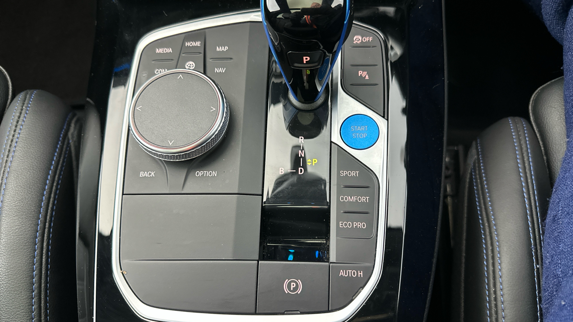 4027584 210kW M Sport 80kWh 5dr Auto