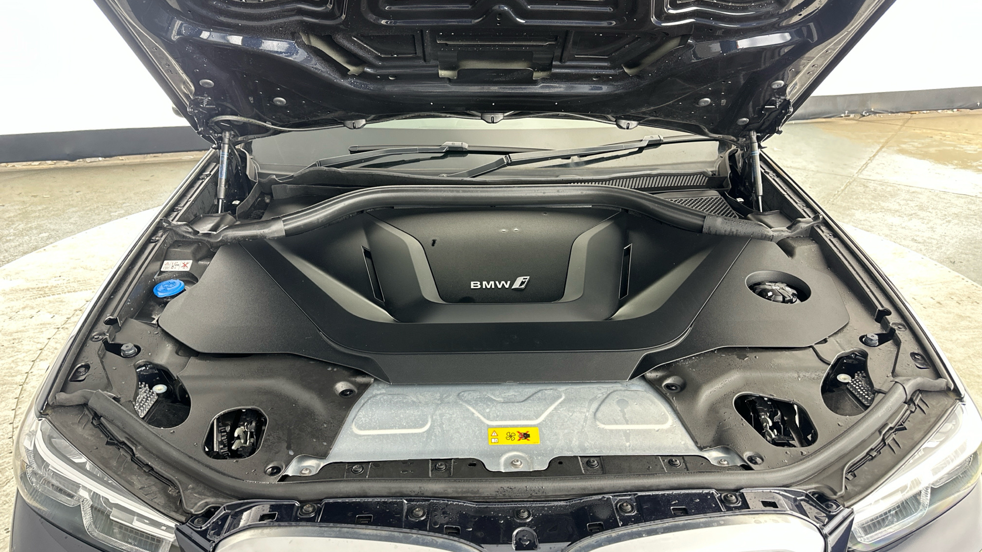 4027756 210kW M Sport 80kWh 5dr Auto