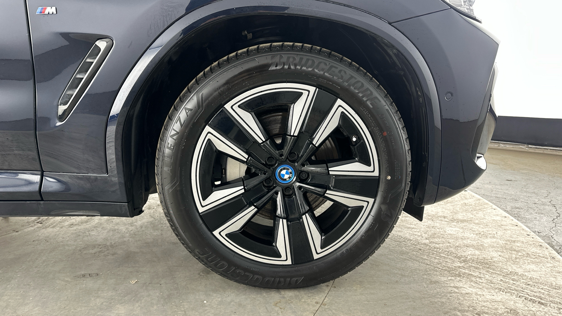 4027756 210kW M Sport 80kWh 5dr Auto