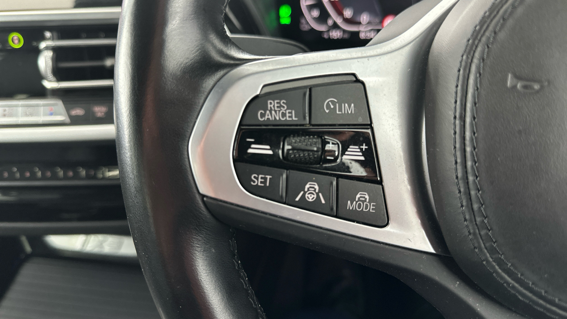 4027756 210kW M Sport 80kWh 5dr Auto