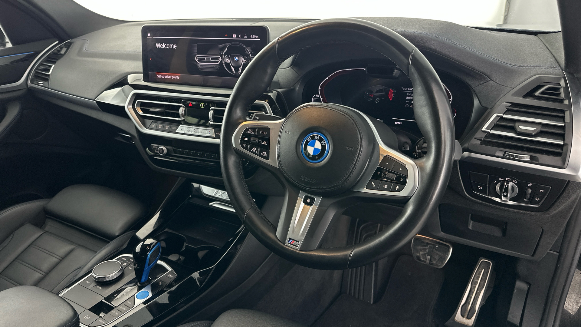 4027583 210kW M Sport 80kWh 5dr Auto