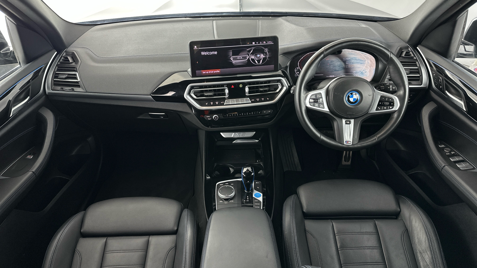 4027583 210kW M Sport 80kWh 5dr Auto