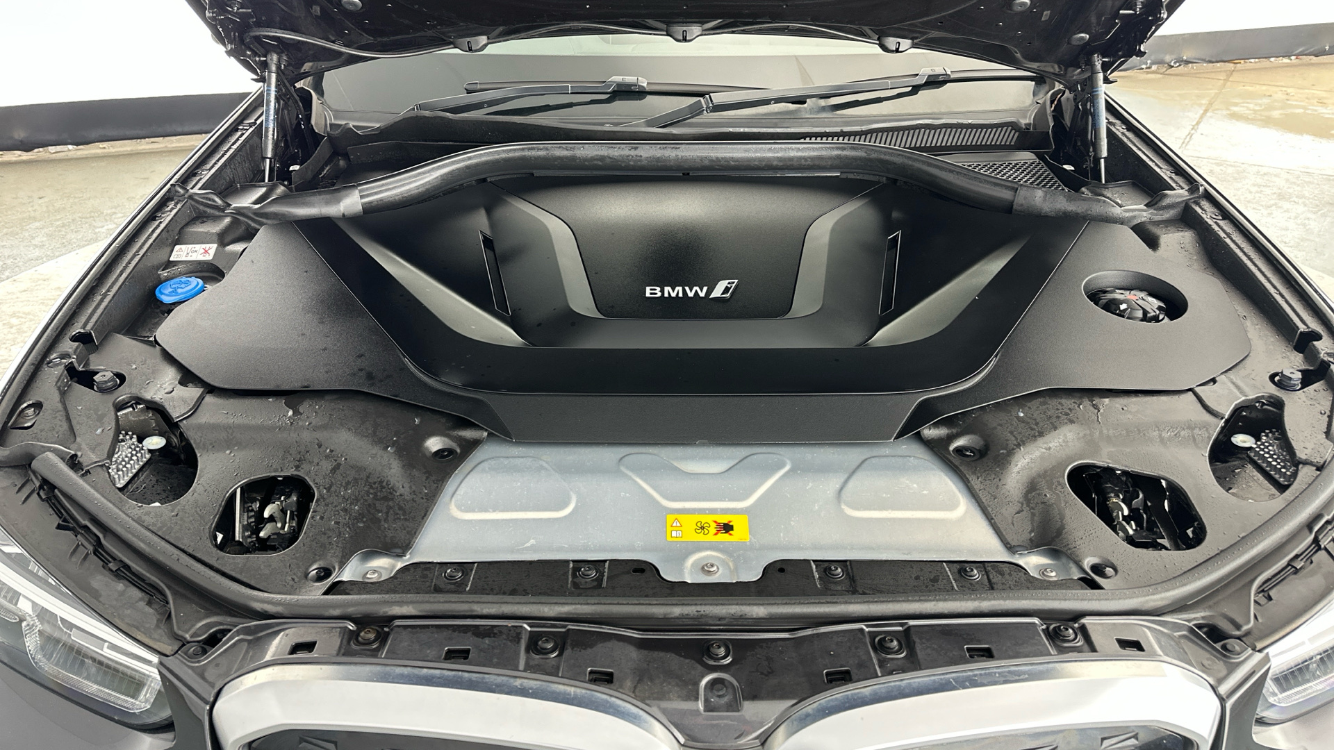 4027583 210kW M Sport 80kWh 5dr Auto