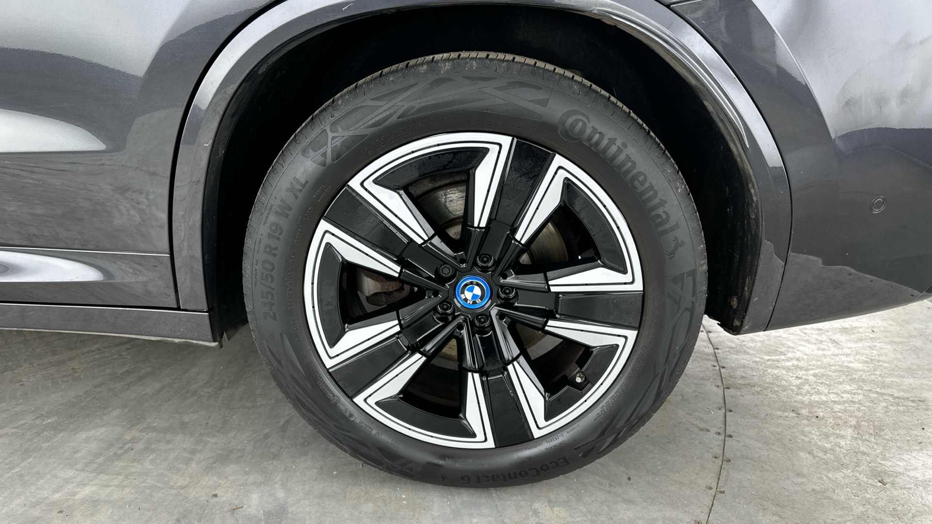 4027583 210kW M Sport 80kWh 5dr Auto