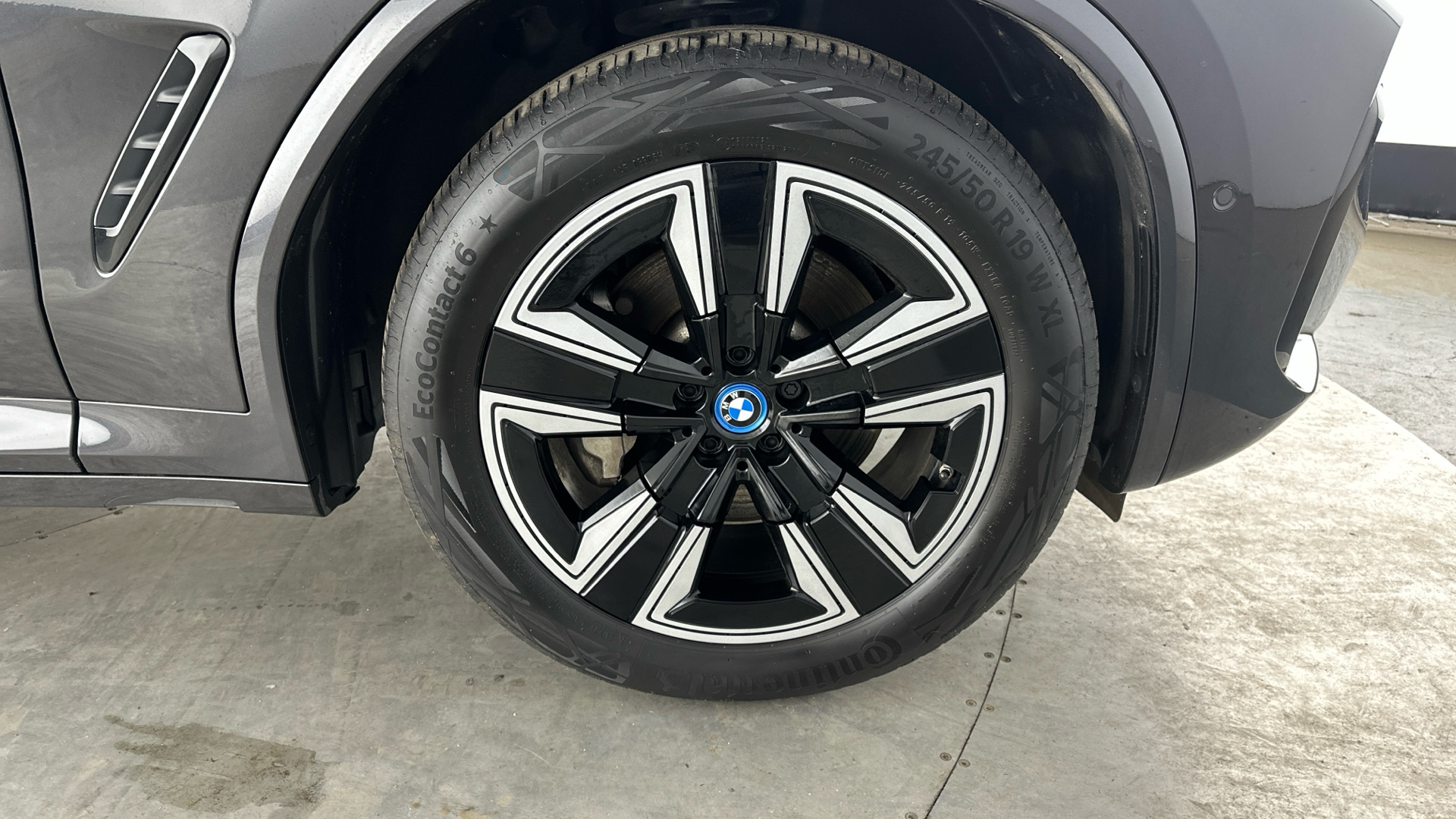 4027583 210kW M Sport 80kWh 5dr Auto