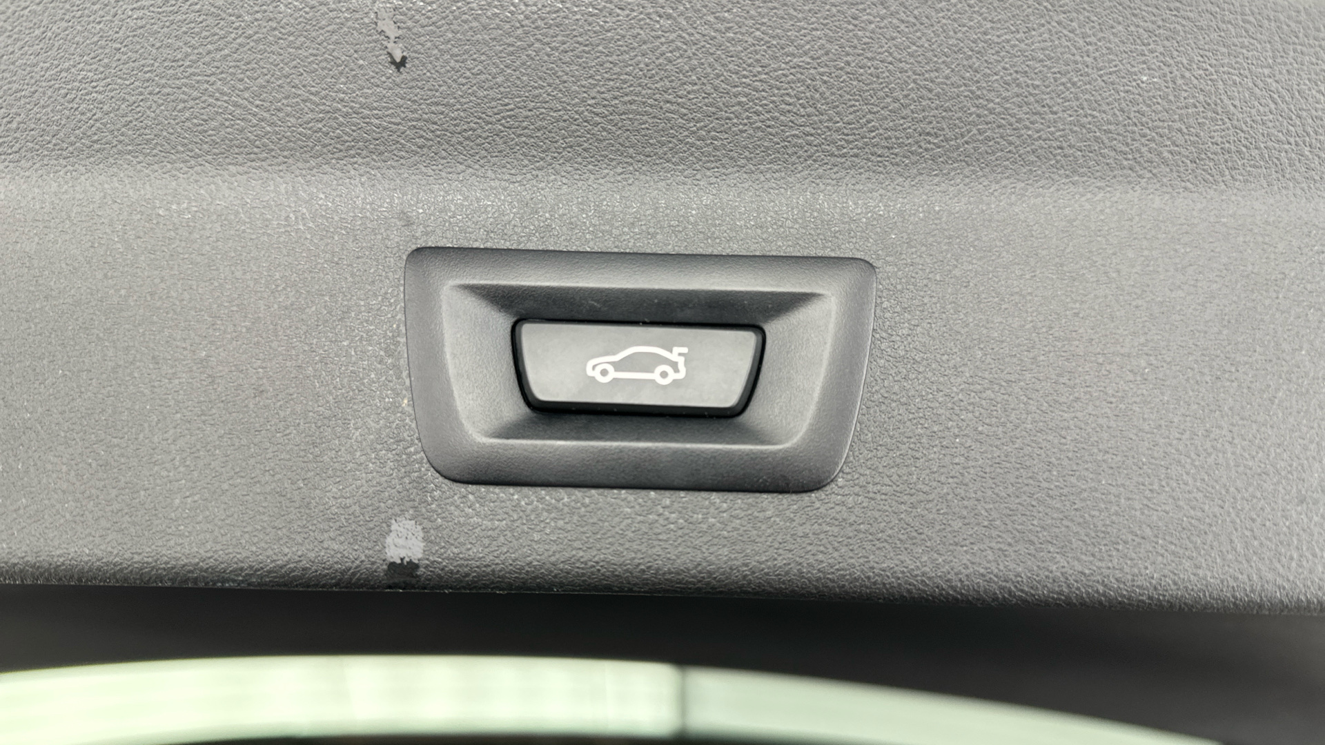 4027583 210kW M Sport 80kWh 5dr Auto