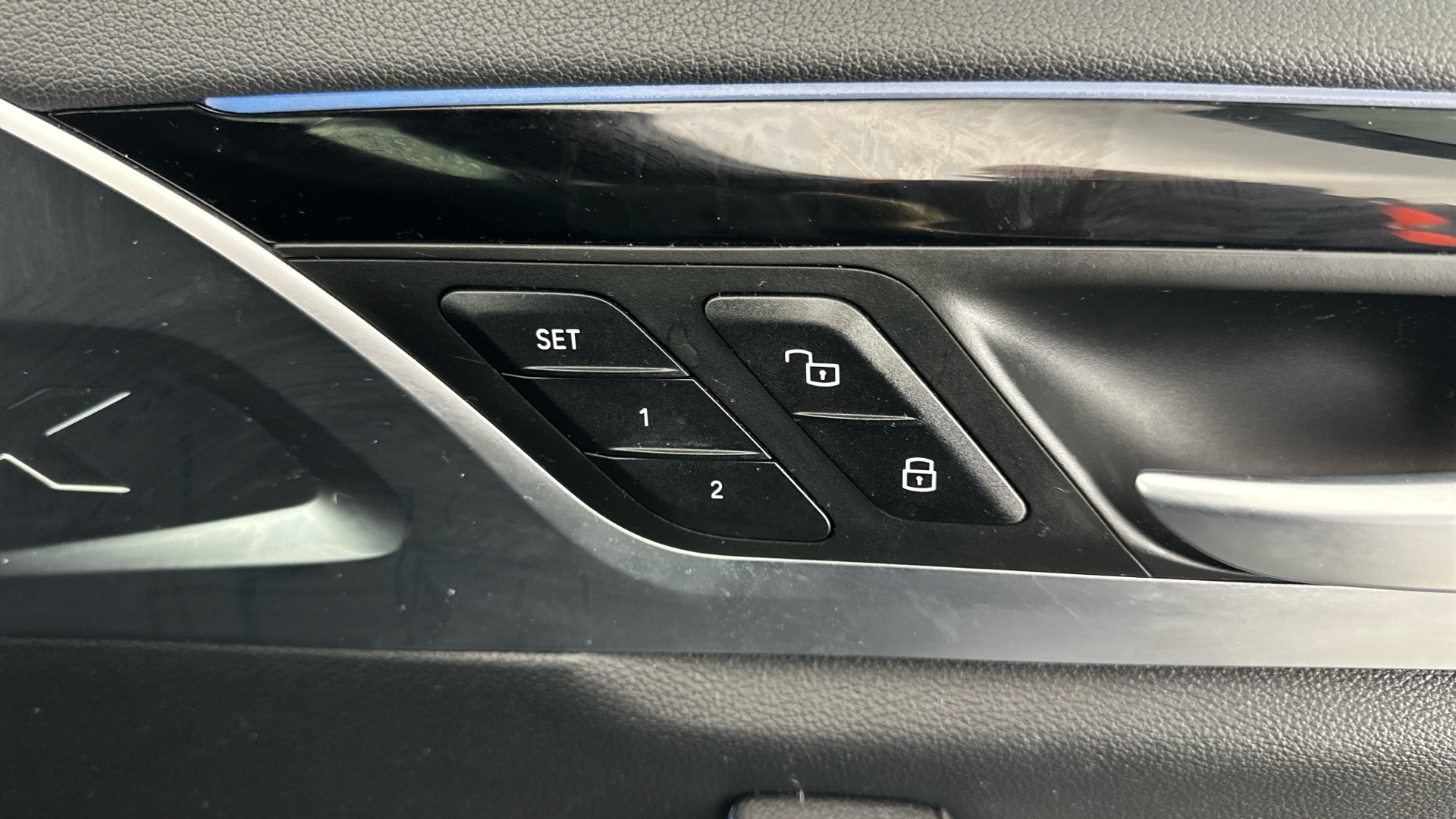 4027583 210kW M Sport 80kWh 5dr Auto