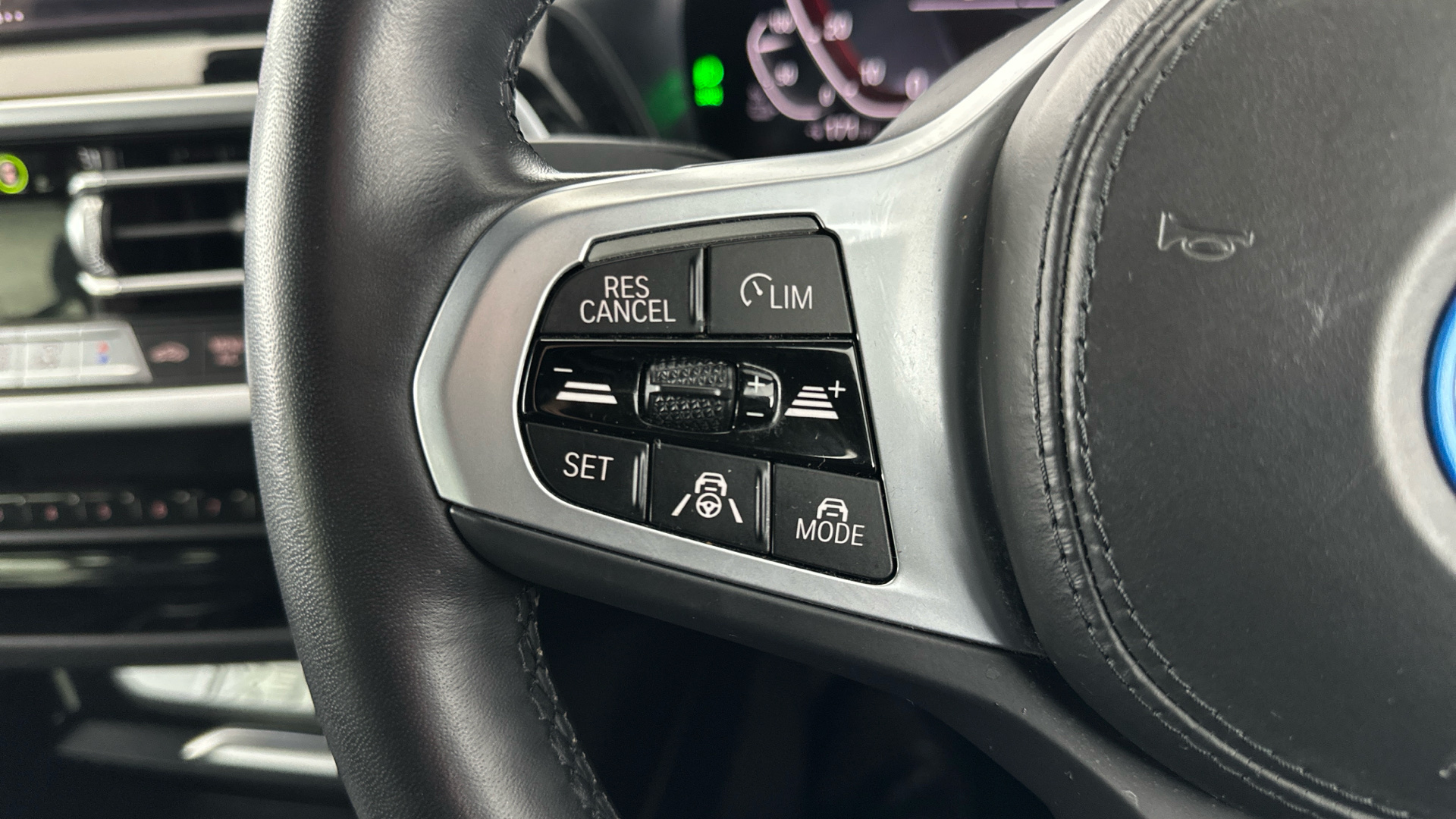 4027583 210kW M Sport 80kWh 5dr Auto