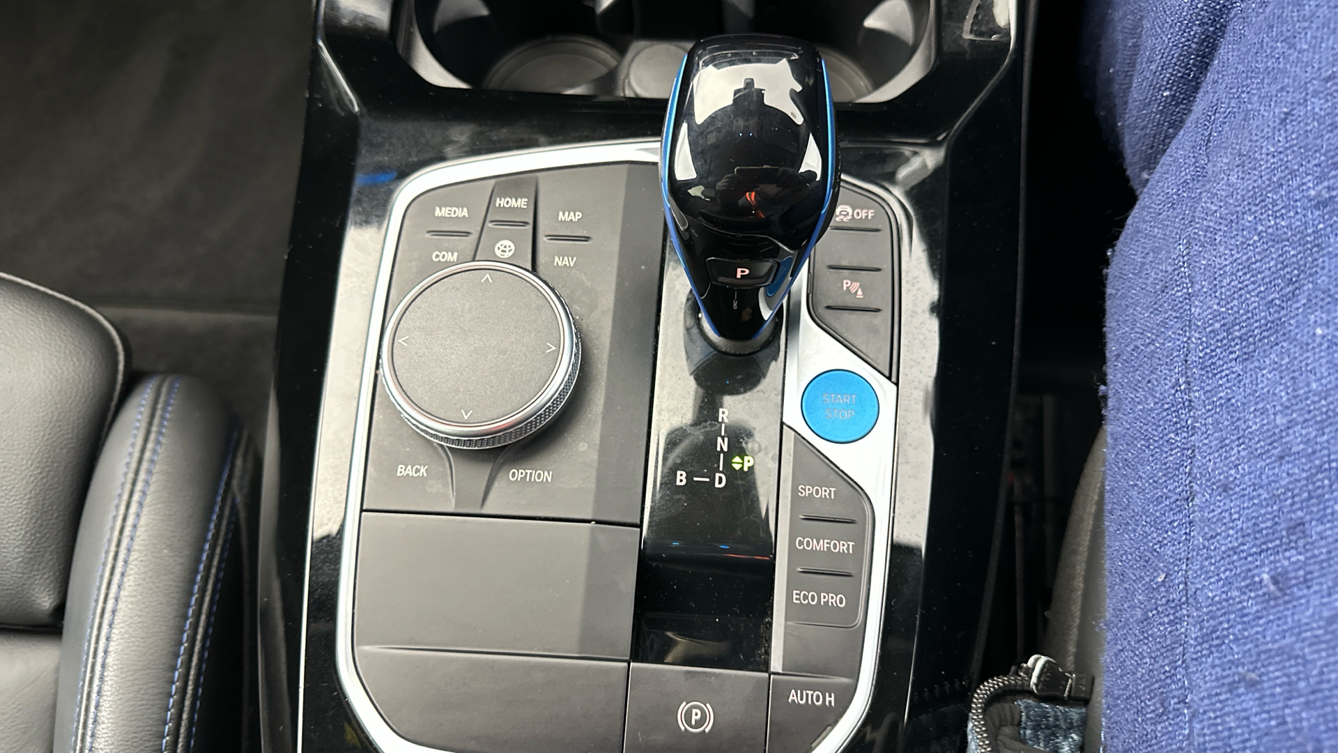 4027583 210kW M Sport 80kWh 5dr Auto