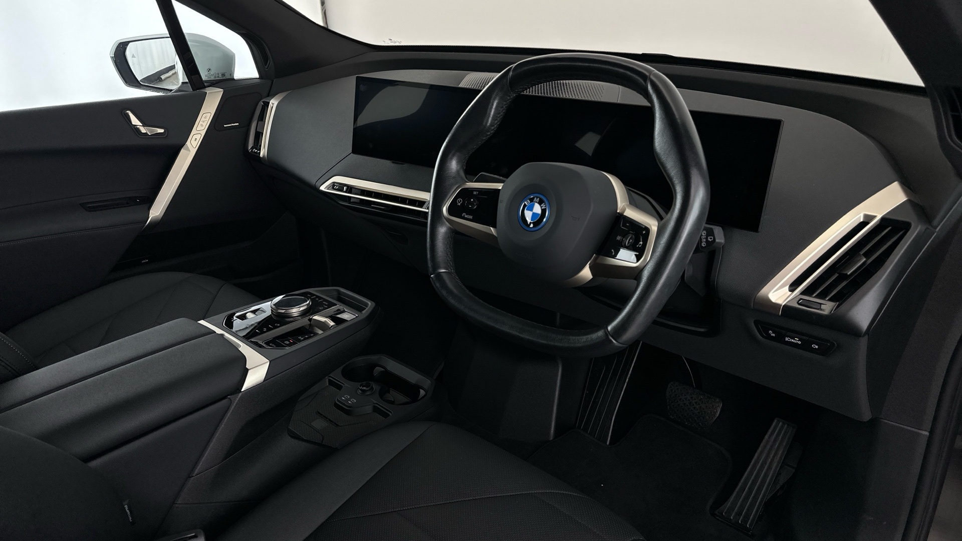 4020882 240kW xDrive40 M Sport 76.6kWh 5dr Auto