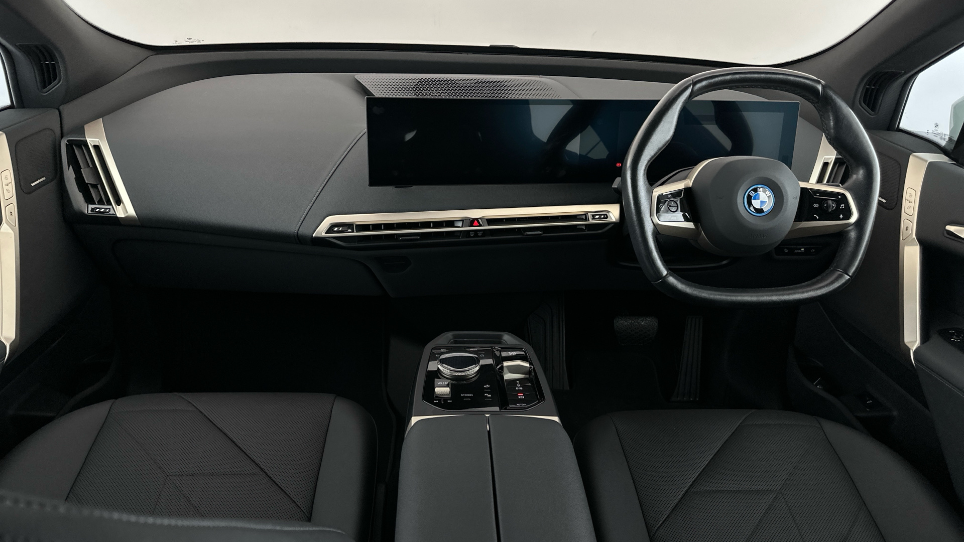 4020882 240kW xDrive40 M Sport 76.6kWh 5dr Auto