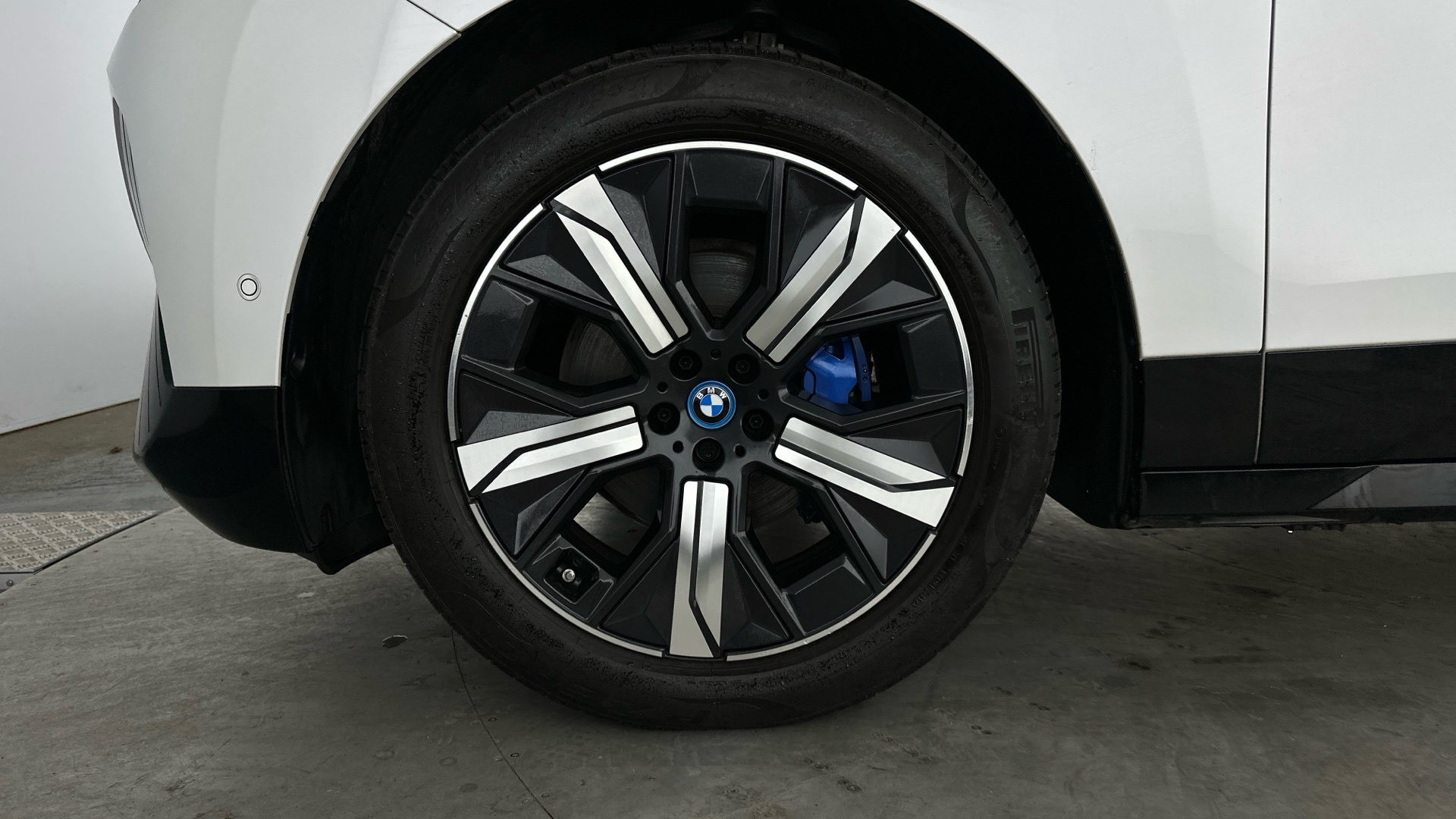 4020882 240kW xDrive40 M Sport 76.6kWh 5dr Auto