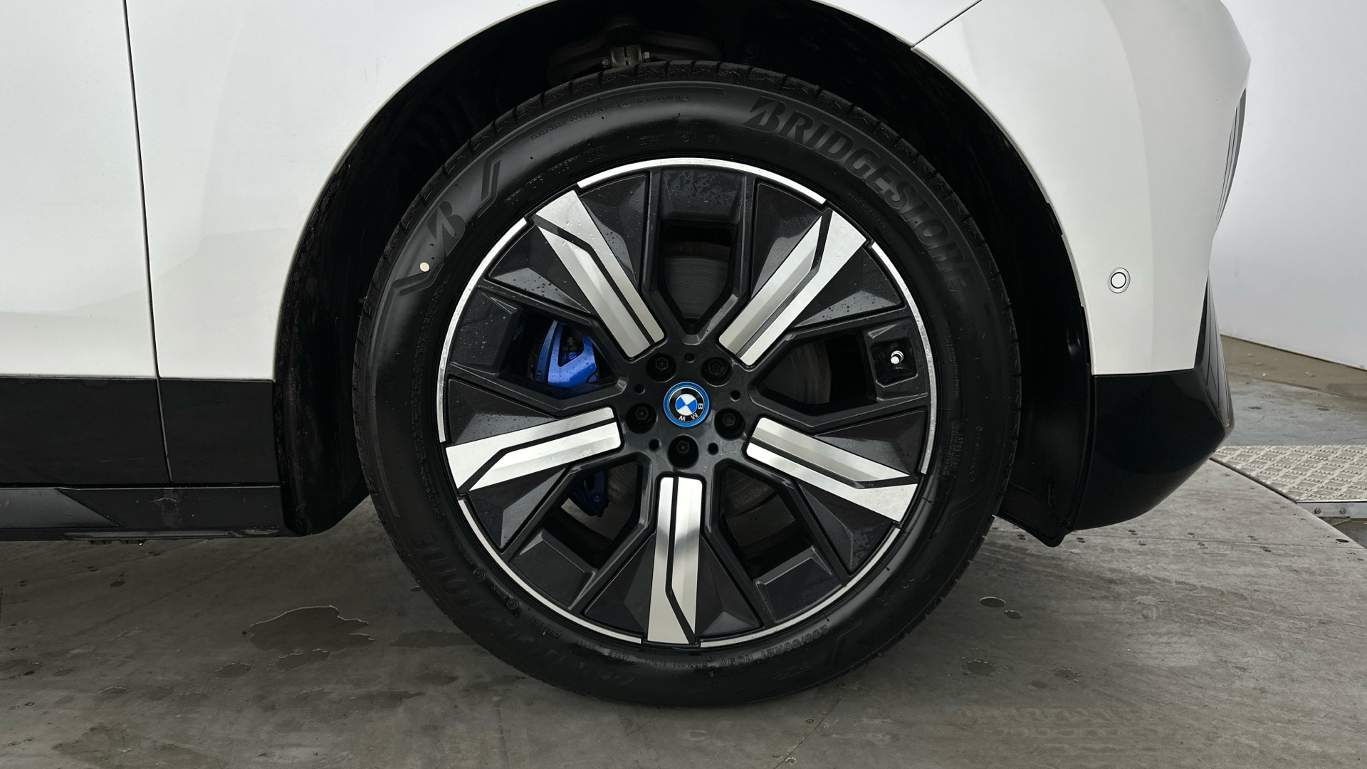 4020882 240kW xDrive40 M Sport 76.6kWh 5dr Auto