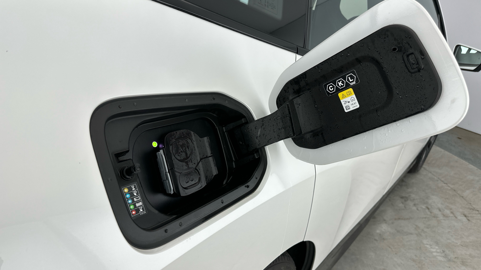 4020882 240kW xDrive40 M Sport 76.6kWh 5dr Auto