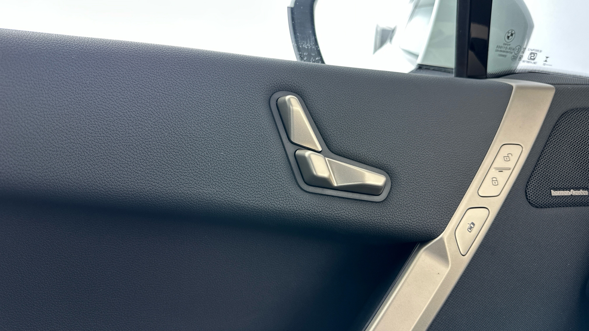 4020882 240kW xDrive40 M Sport 76.6kWh 5dr Auto