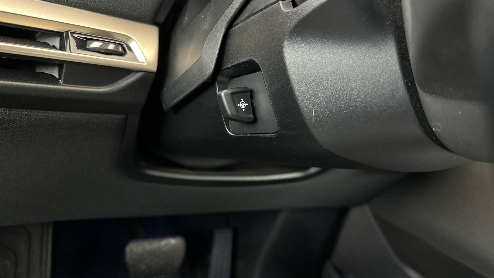 4020882 240kW xDrive40 M Sport 76.6kWh 5dr Auto