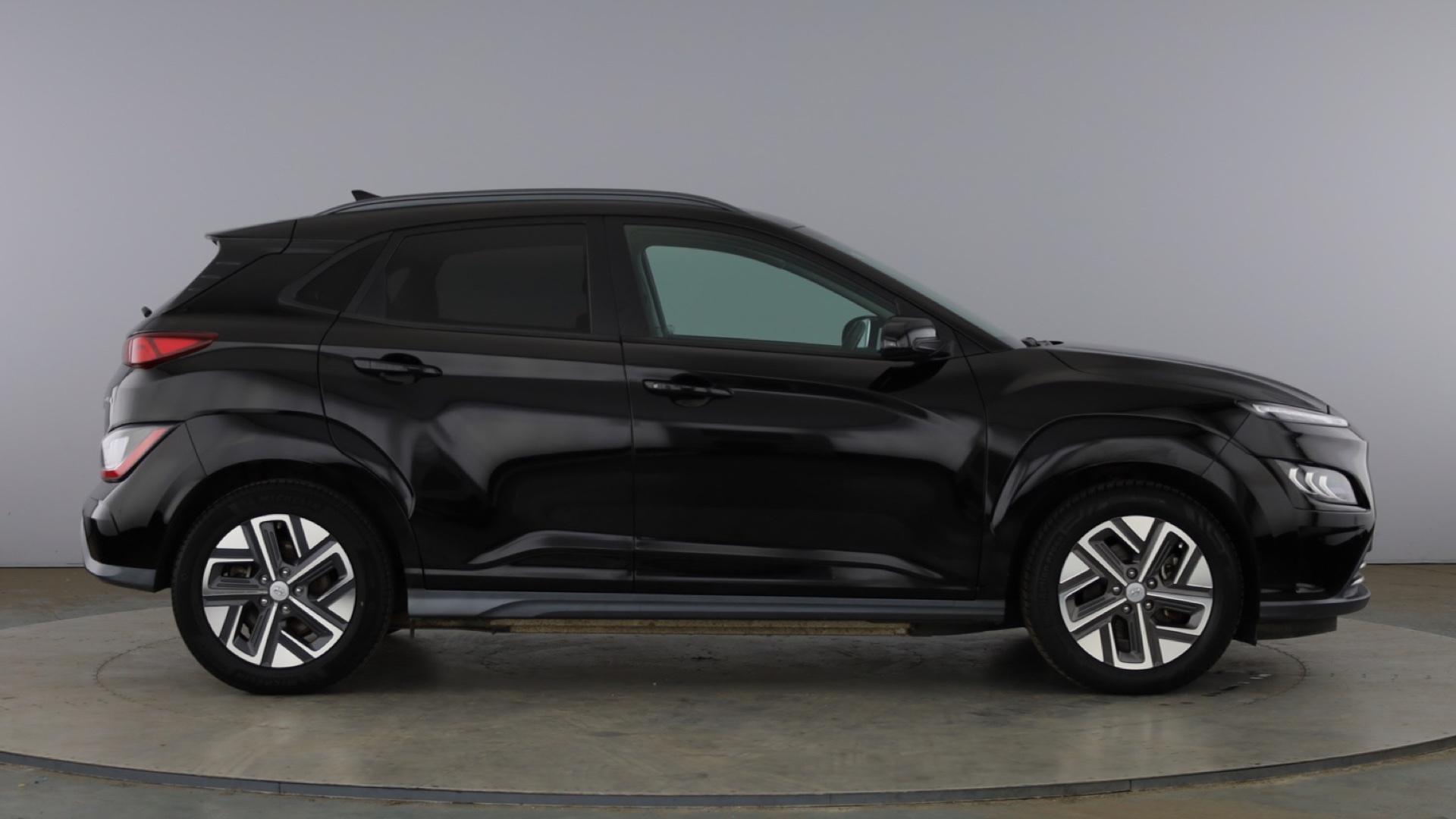 4020736 150kW Premium 64kWh 5dr Auto