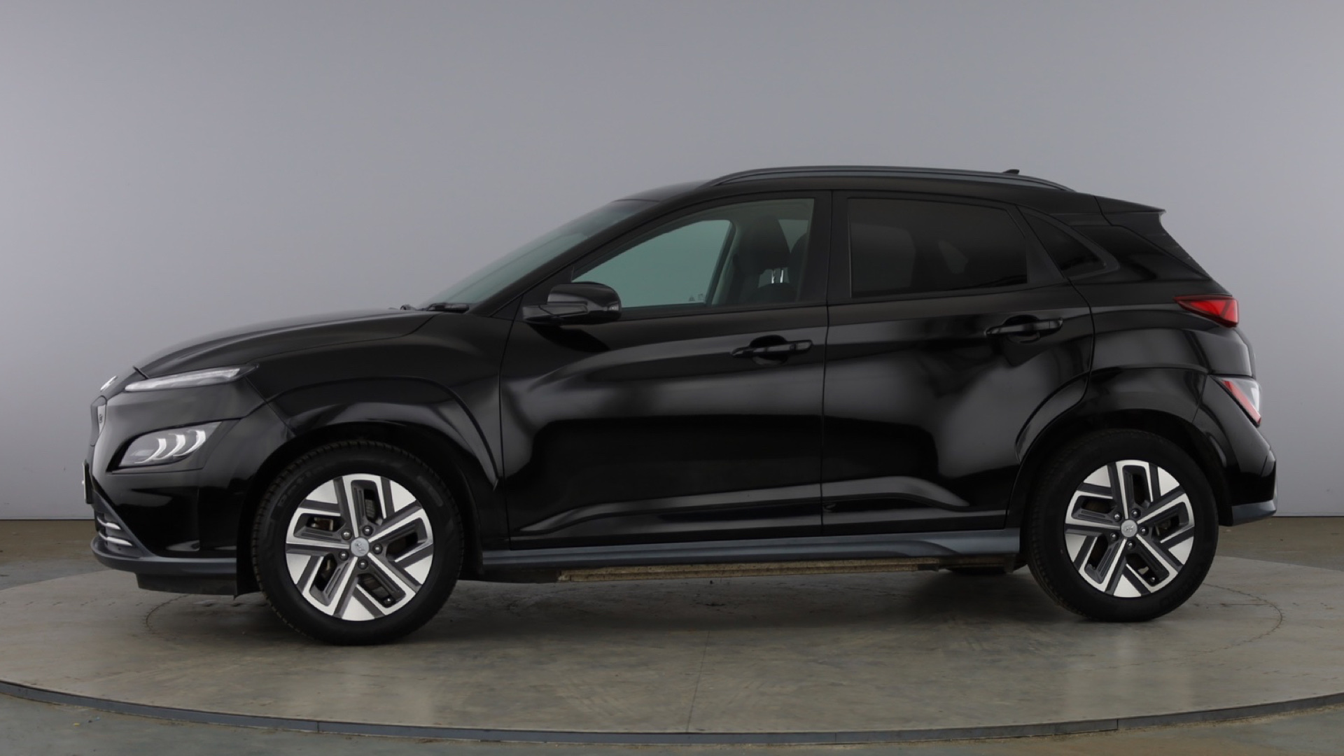 4020736 150kW Premium 64kWh 5dr Auto