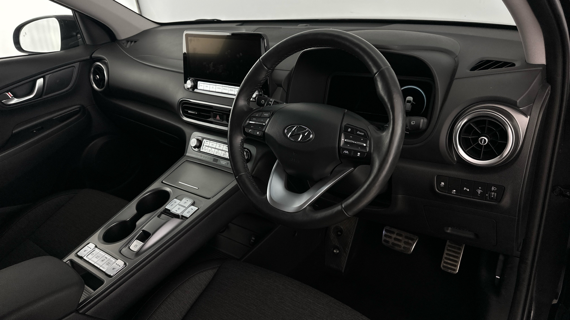 4020736 150kW Premium 64kWh 5dr Auto