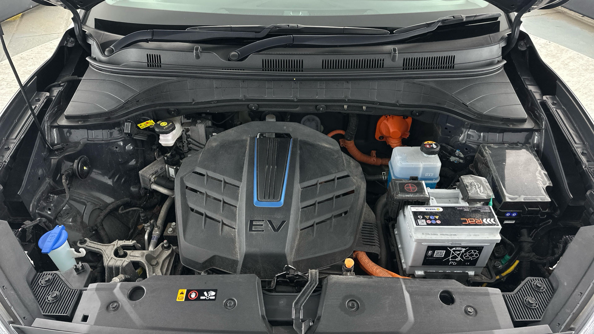 4020736 150kW Premium 64kWh 5dr Auto