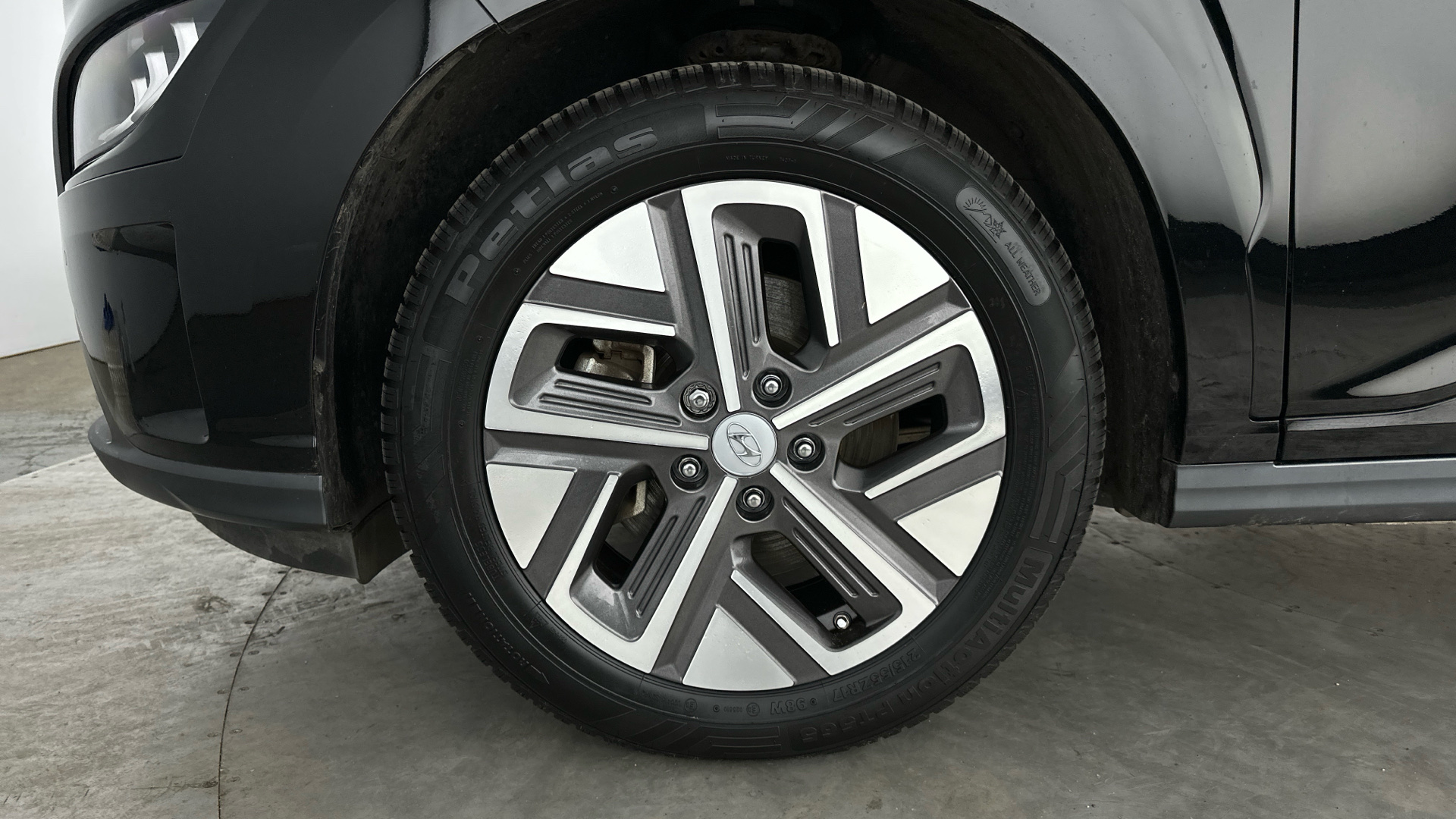 4020736 150kW Premium 64kWh 5dr Auto