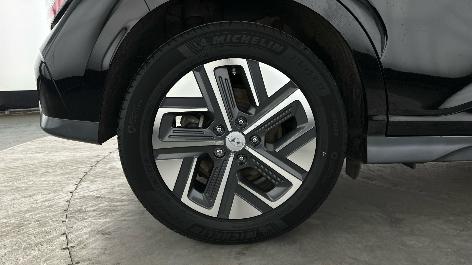 4020736 150kW Premium 64kWh 5dr Auto