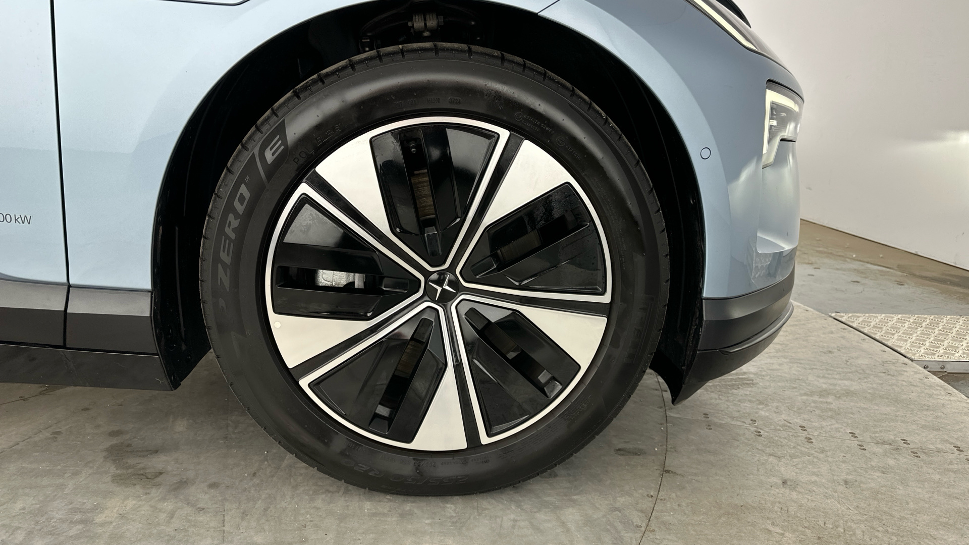 4027578 200kW 100kWh LR Single Motor Plus [Pilot] 5dr Auto