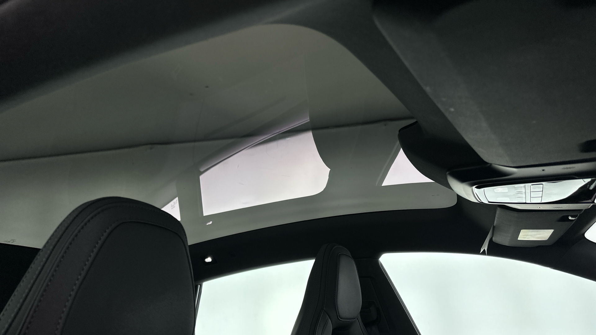 4027578 200kW 100kWh LR Single Motor Plus [Pilot] 5dr Auto