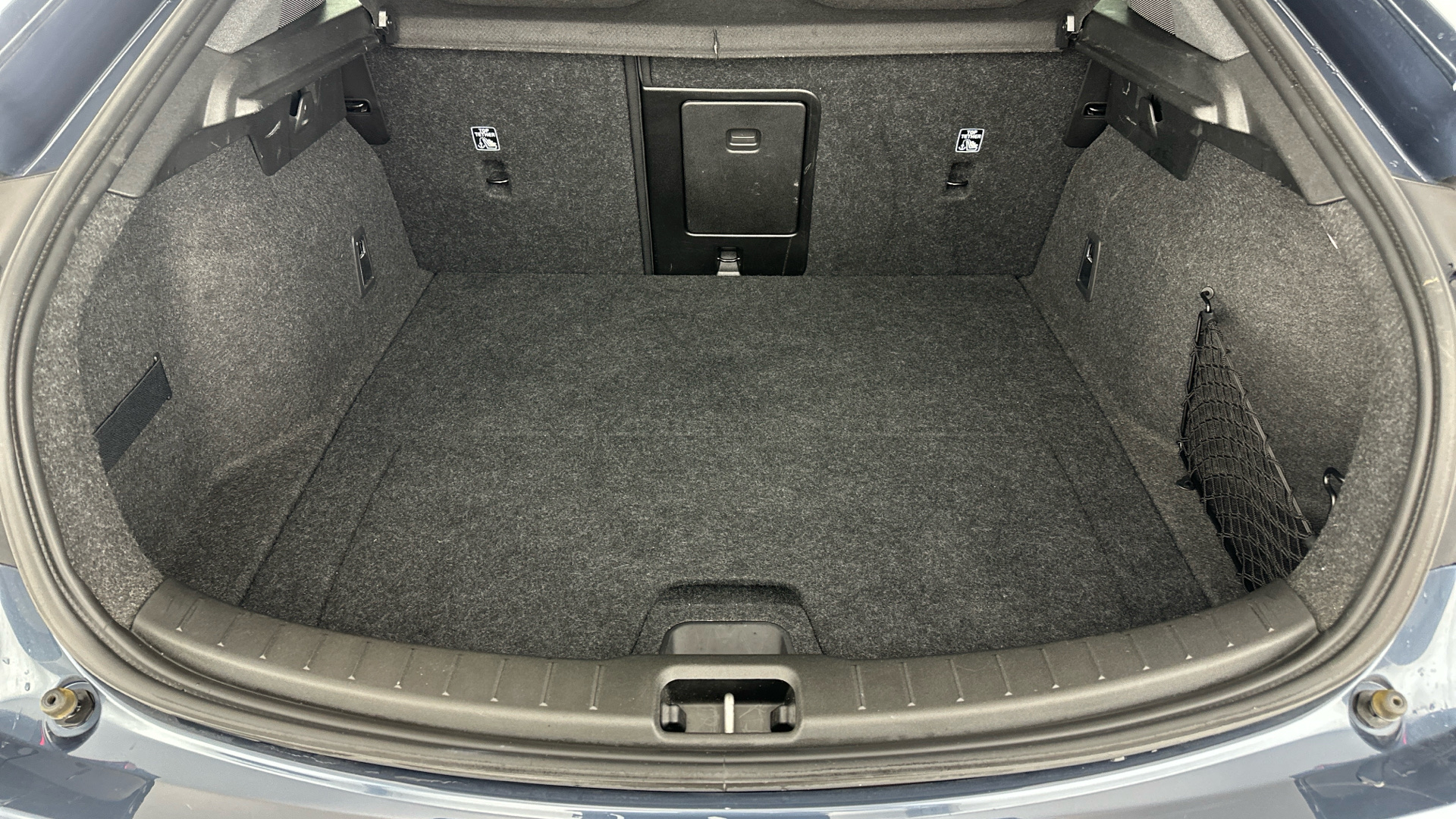 4020767 170kW 69kWh Standard Range SM [Plus] 5dr Auto