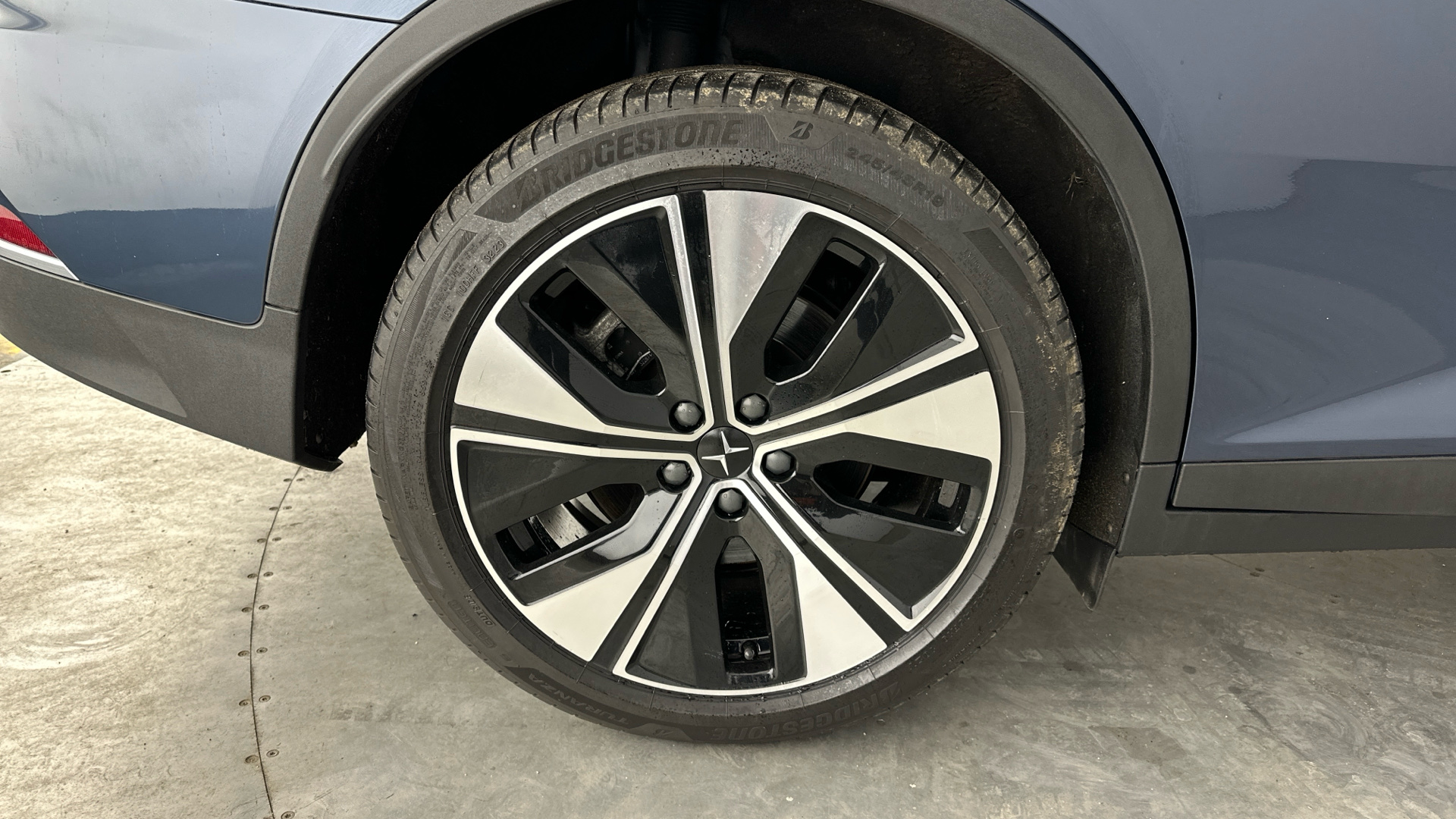 4020767 170kW 69kWh Standard Range SM [Plus] 5dr Auto